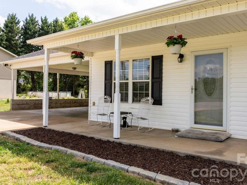 900 Pine Mountain Road, Hudson, NC 28638.  MLS# CAR4377068, YatesRealty ID 21838. 