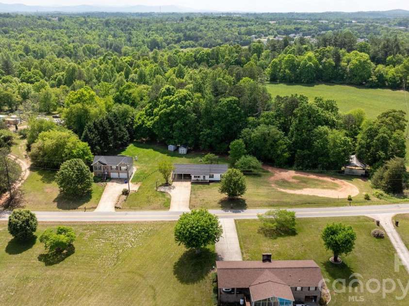 900 Pine Mountain Road, Hudson, NC 28638.  MLS# CAR4377068, YatesRealty ID 21838. 