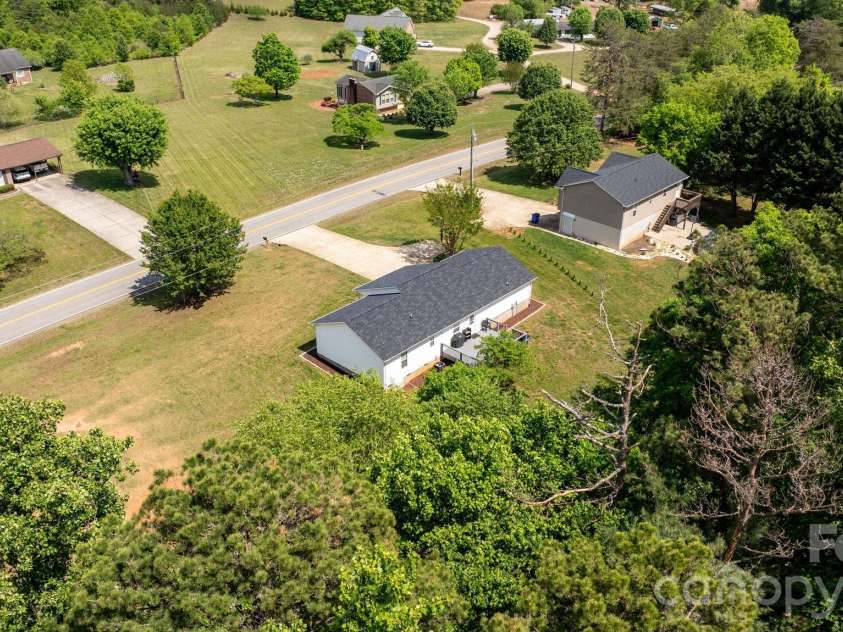 900 Pine Mountain Road, Hudson, NC 28638.  MLS# CAR4377068, YatesRealty ID 21838. 