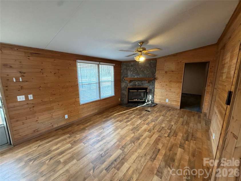 215 Humphrey Boulevard, Gastonia, NC 28052.  MLS# CAR4340484, YatesRealty ID 2184. 