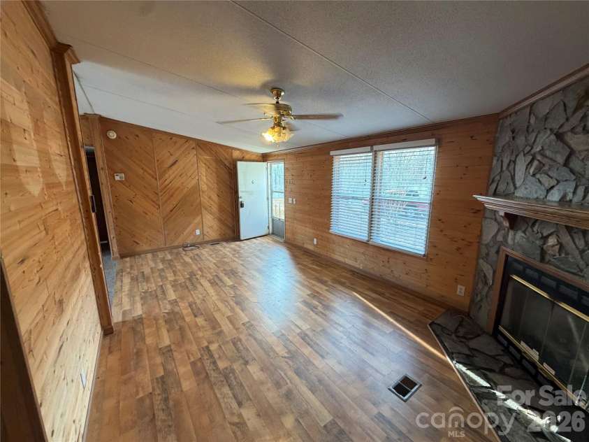 215 Humphrey Boulevard, Gastonia, NC 28052.  MLS# CAR4340484, YatesRealty ID 2184. 