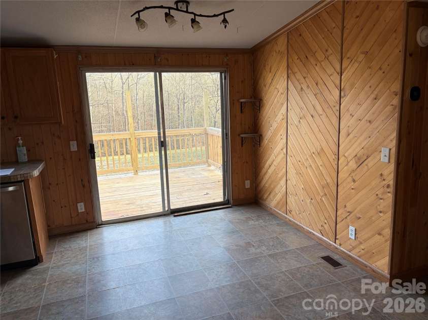 215 Humphrey Boulevard, Gastonia, NC 28052.  MLS# CAR4340484, YatesRealty ID 2184. 