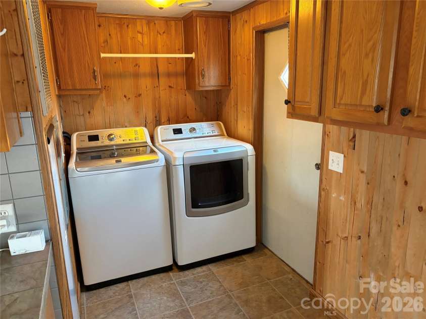 215 Humphrey Boulevard, Gastonia, NC 28052.  MLS# CAR4340484, YatesRealty ID 2184. 