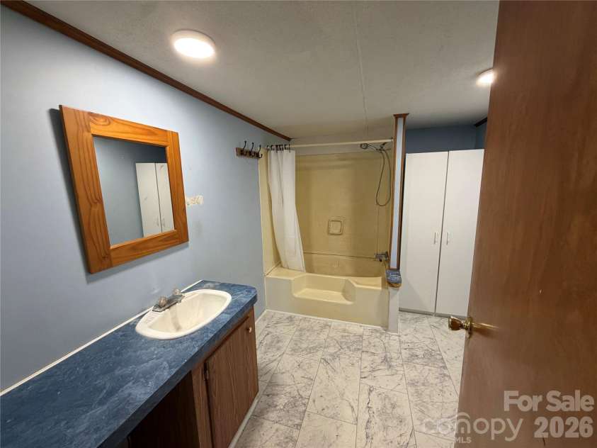 215 Humphrey Boulevard, Gastonia, NC 28052.  MLS# CAR4340484, YatesRealty ID 2184. 