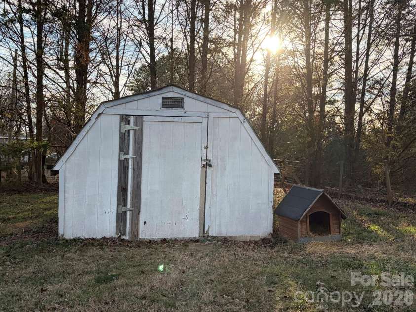 215 Humphrey Boulevard, Gastonia, NC 28052.  MLS# CAR4340484, YatesRealty ID 2184. 