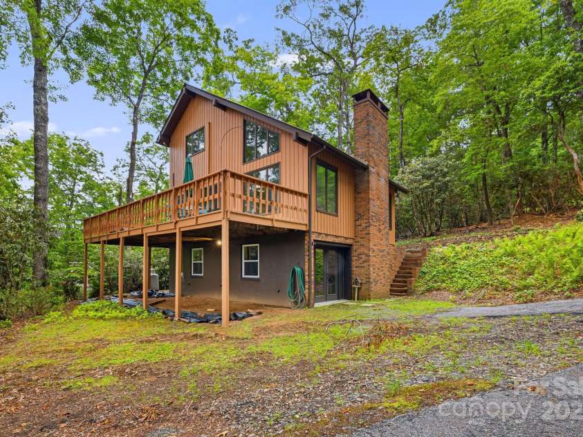 285 Fairway Loop, Burnsville, NC 28714.  MLS# CAR4271879, YatesRealty ID 2184. 