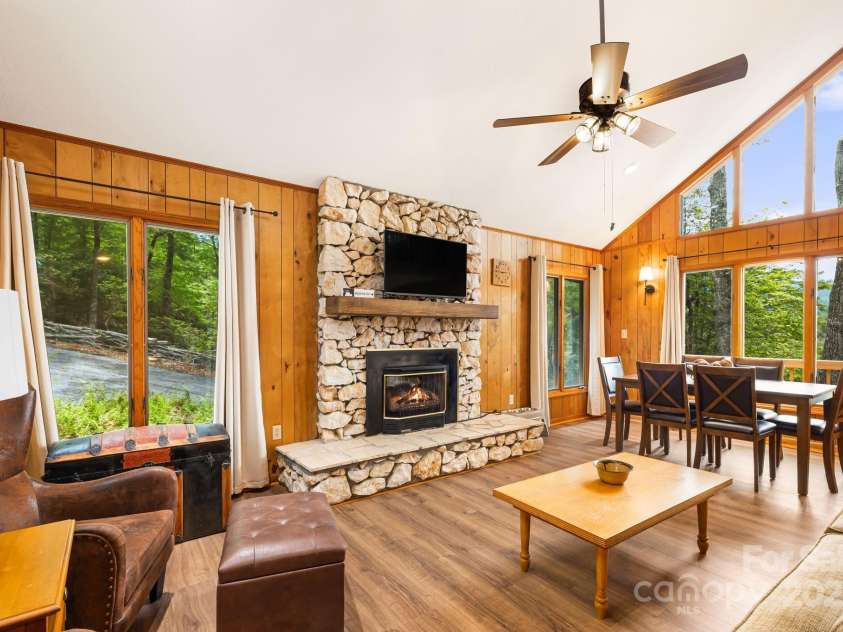 285 Fairway Loop, Burnsville, NC 28714.  MLS# CAR4271879, YatesRealty ID 2184. 