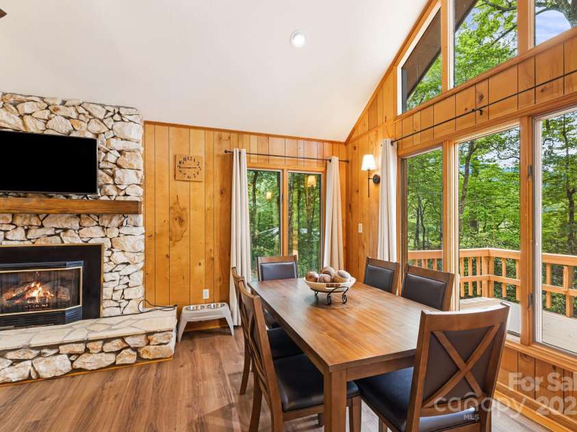 285 Fairway Loop, Burnsville, NC 28714.  MLS# CAR4271879, YatesRealty ID 2184. 