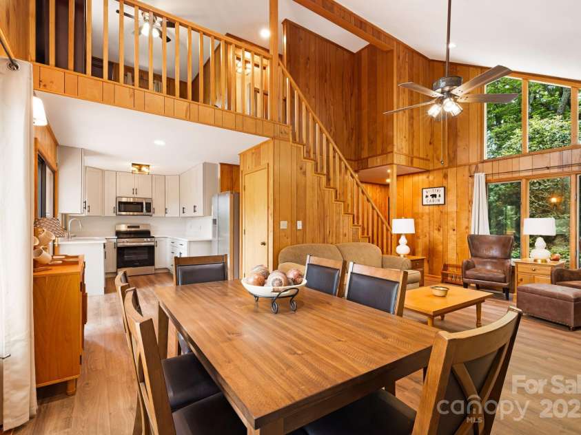 285 Fairway Loop, Burnsville, NC 28714.  MLS# CAR4271879, YatesRealty ID 2184. 