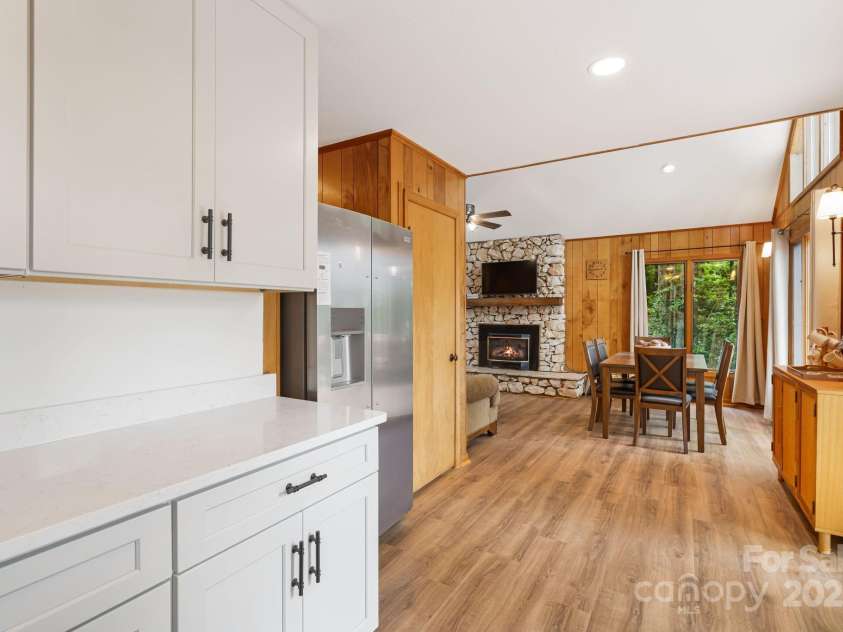 285 Fairway Loop, Burnsville, NC 28714.  MLS# CAR4271879, YatesRealty ID 2184. 