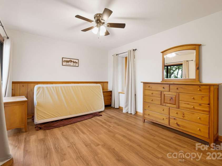 285 Fairway Loop, Burnsville, NC 28714.  MLS# CAR4271879, YatesRealty ID 2184. 