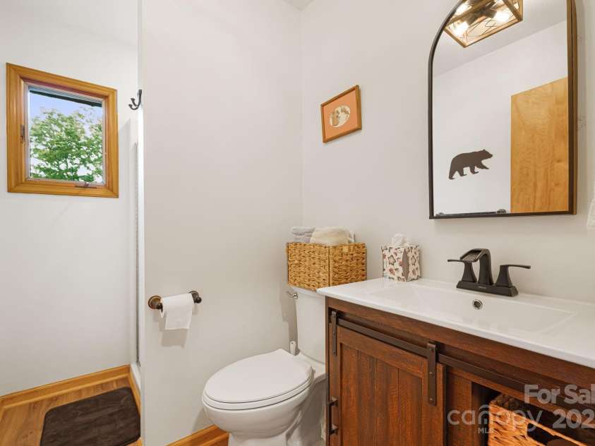 285 Fairway Loop, Burnsville, NC 28714.  MLS# CAR4271879, YatesRealty ID 2184. 