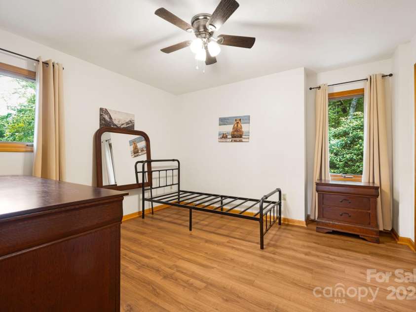 285 Fairway Loop, Burnsville, NC 28714.  MLS# CAR4271879, YatesRealty ID 2184. 