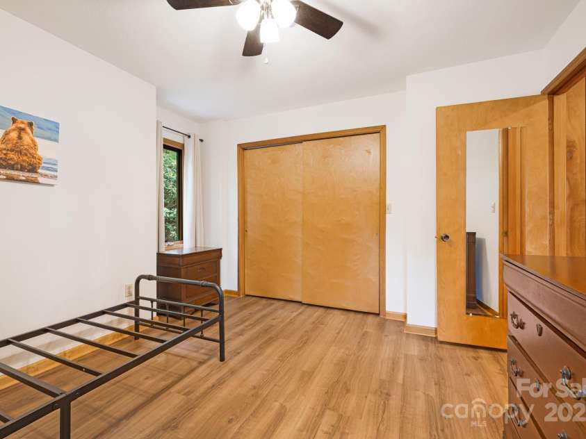 285 Fairway Loop, Burnsville, NC 28714.  MLS# CAR4271879, YatesRealty ID 2184. 