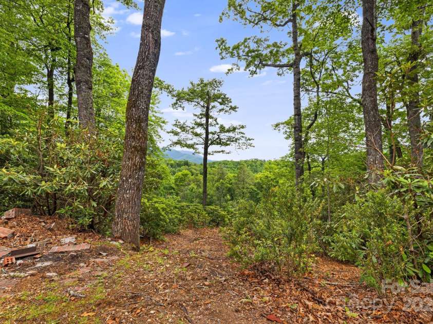 285 Fairway Loop, Burnsville, NC 28714.  MLS# CAR4271879, YatesRealty ID 2184. 