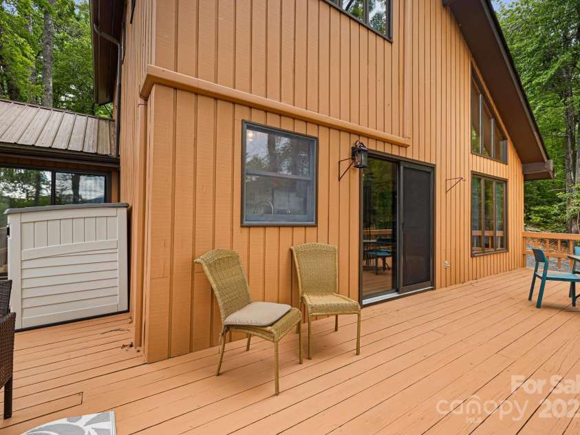 285 Fairway Loop, Burnsville, NC 28714.  MLS# CAR4271879, YatesRealty ID 2184. 