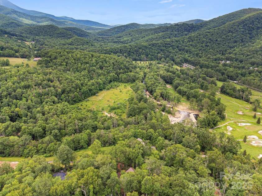 285 Fairway Loop, Burnsville, NC 28714.  MLS# CAR4271879, YatesRealty ID 2184. 