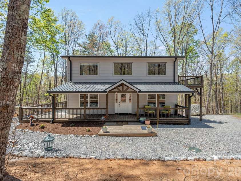 25 Briar Ridge Lane, Nebo, NC 28761.  MLS# CAR4368430, YatesRealty ID 21840. 