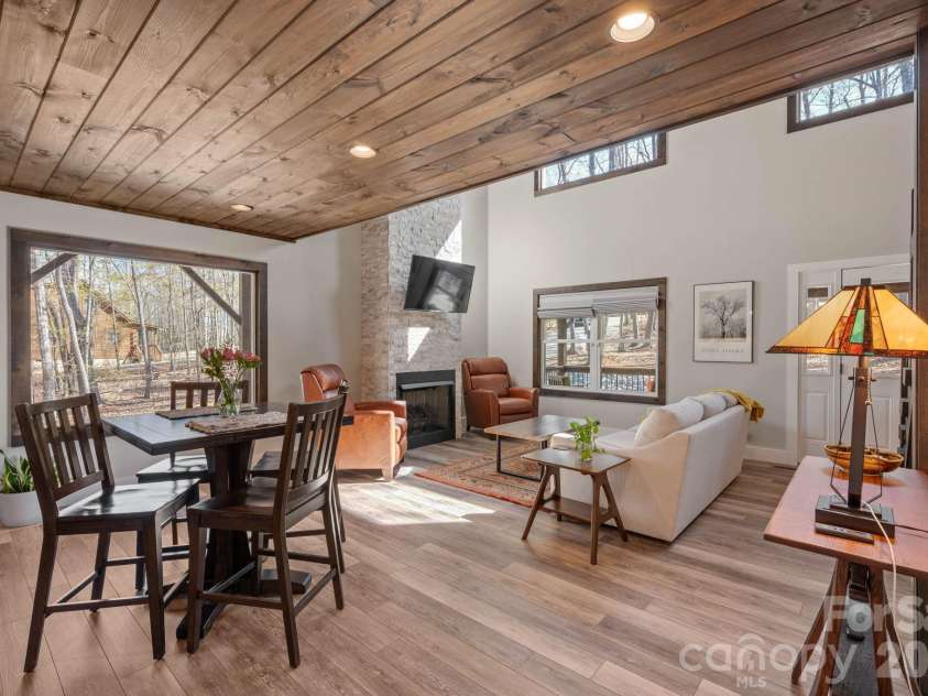 25 Briar Ridge Lane, Nebo, NC 28761.  MLS# CAR4368430, YatesRealty ID 21840. 