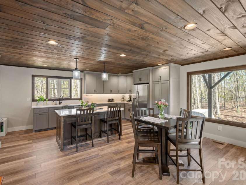 25 Briar Ridge Lane, Nebo, NC 28761.  MLS# CAR4368430, YatesRealty ID 21840. 