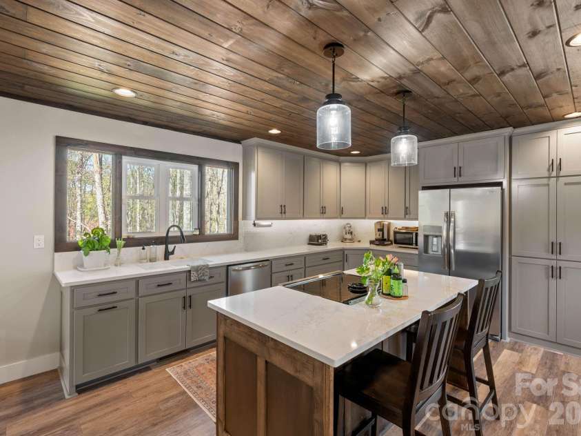 25 Briar Ridge Lane, Nebo, NC 28761.  MLS# CAR4368430, YatesRealty ID 21840. 
