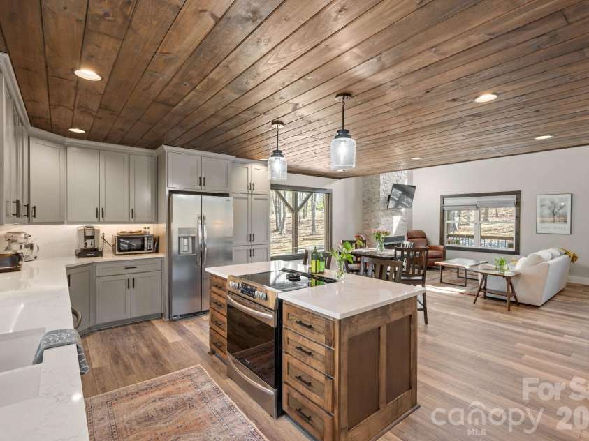 25 Briar Ridge Lane, Nebo, NC 28761.  MLS# CAR4368430, YatesRealty ID 21840. 