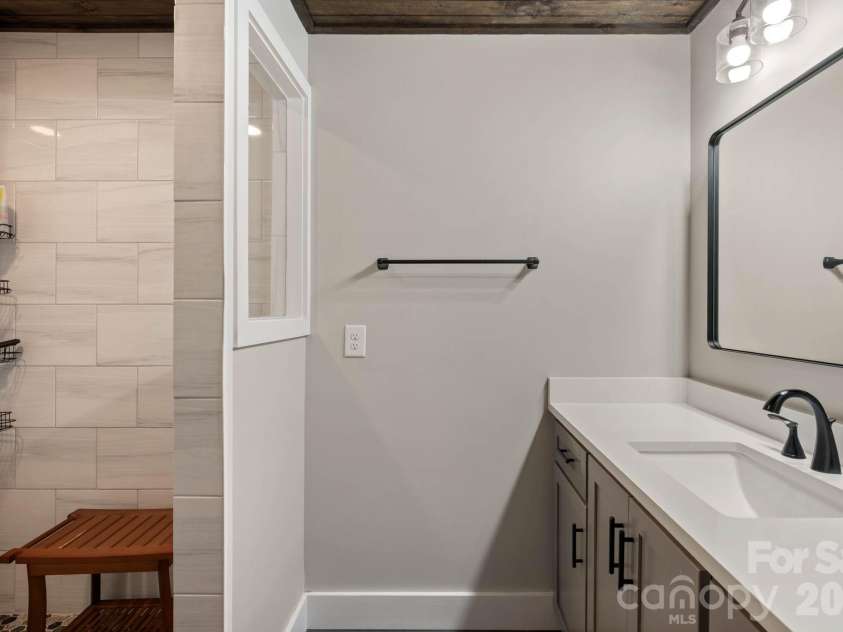 25 Briar Ridge Lane, Nebo, NC 28761.  MLS# CAR4368430, YatesRealty ID 21840. 
