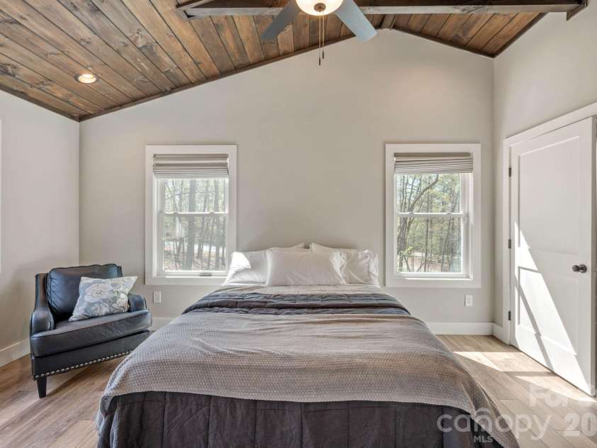 25 Briar Ridge Lane, Nebo, NC 28761.  MLS# CAR4368430, YatesRealty ID 21840. 