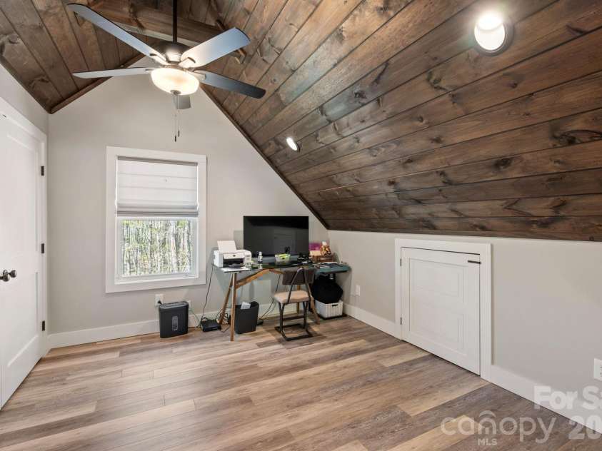 25 Briar Ridge Lane, Nebo, NC 28761.  MLS# CAR4368430, YatesRealty ID 21840. 