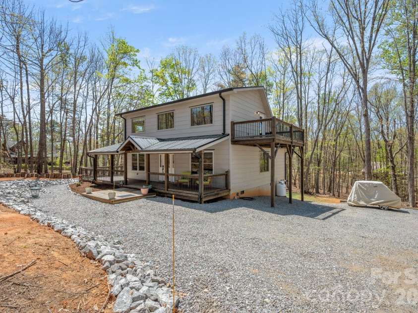 25 Briar Ridge Lane, Nebo, NC 28761.  MLS# CAR4368430, YatesRealty ID 21840. 