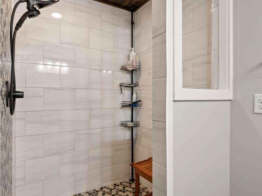 25 Briar Ridge Lane, Nebo, NC 28761.  MLS# CAR4368430, YatesRealty ID 21840. Primary Shower