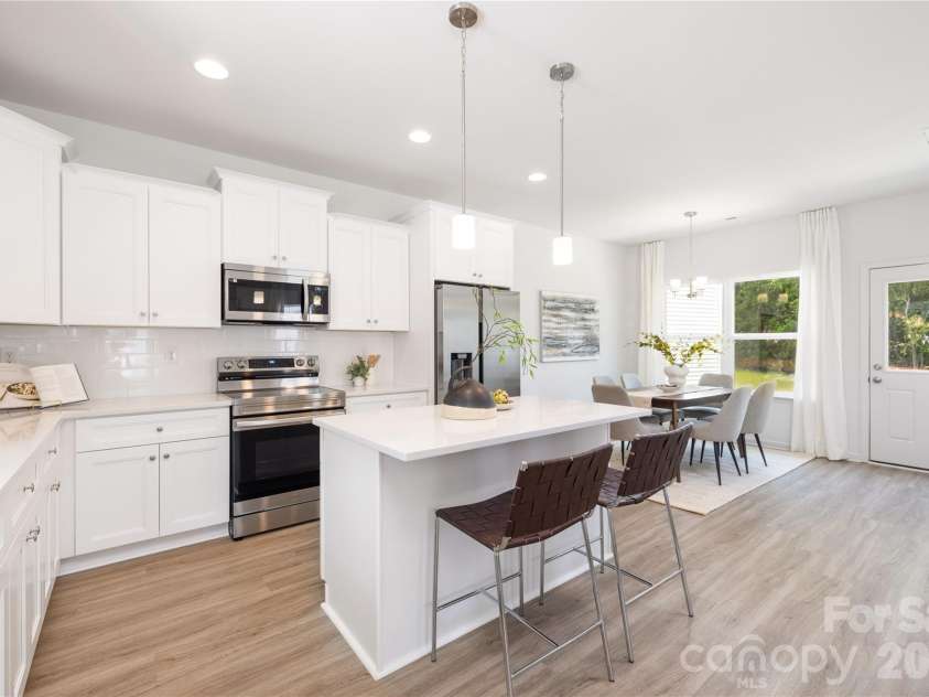 5514 Anderson Road, Charlotte, NC 28269.  MLS# CAR4368079, YatesRealty ID 21841. Representation