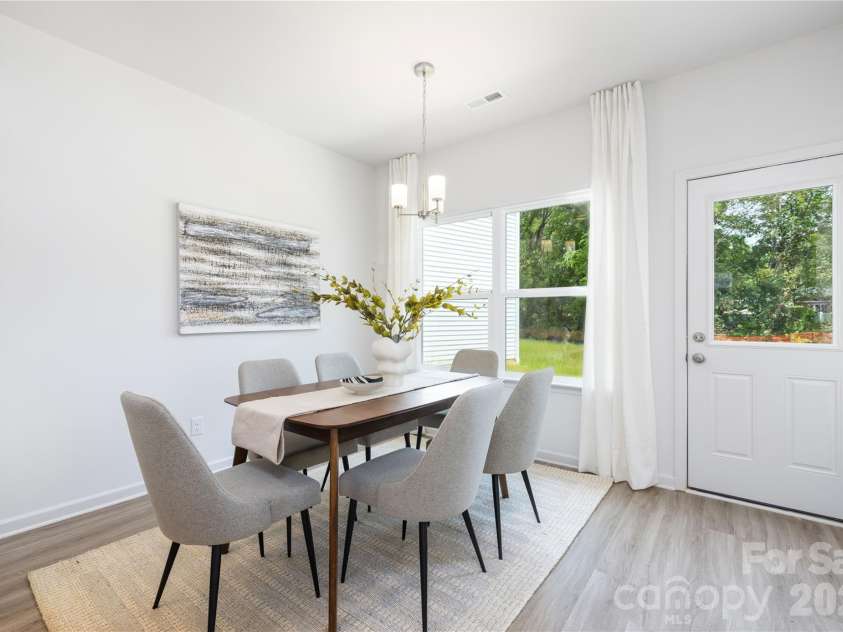 5514 Anderson Road, Charlotte, NC 28269.  MLS# CAR4368079, YatesRealty ID 21841. Representation