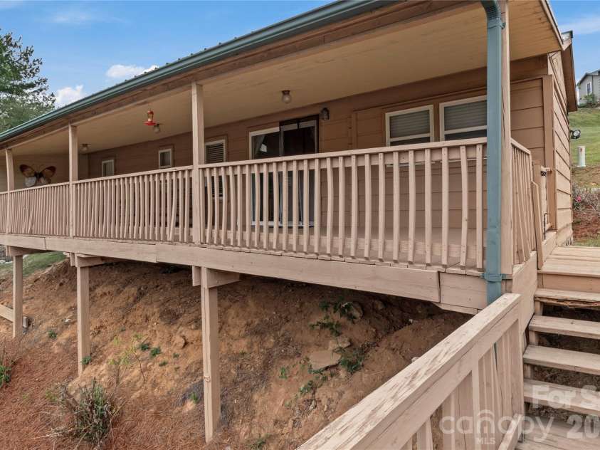 489 Buttons Lane, Sparta, NC 28675.  MLS# CAR4379762, YatesRealty ID 21842. 