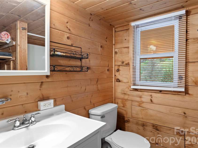 489 Buttons Lane, Sparta, NC 28675.  MLS# CAR4379762, YatesRealty ID 21842. 