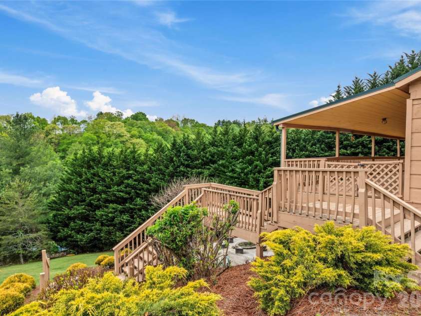 489 Buttons Lane, Sparta, NC 28675.  MLS# CAR4379762, YatesRealty ID 21842. 
