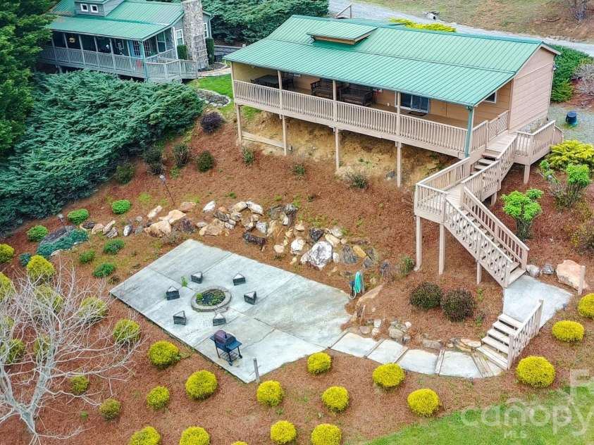 489 Buttons Lane, Sparta, NC 28675.  MLS# CAR4379762, YatesRealty ID 21842. 