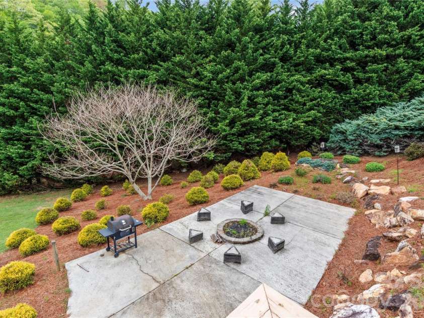 489 Buttons Lane, Sparta, NC 28675.  MLS# CAR4379762, YatesRealty ID 21842. 