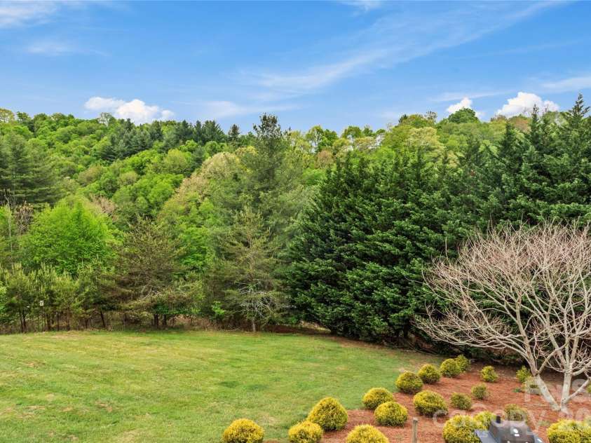 489 Buttons Lane, Sparta, NC 28675.  MLS# CAR4379762, YatesRealty ID 21842. 