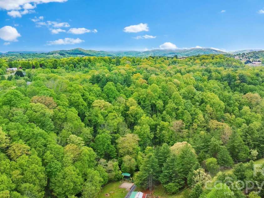 489 Buttons Lane, Sparta, NC 28675.  MLS# CAR4379762, YatesRealty ID 21842. 