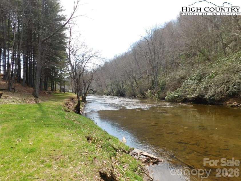 489 Buttons Lane, Sparta, NC 28675.  MLS# CAR4379762, YatesRealty ID 21842. 