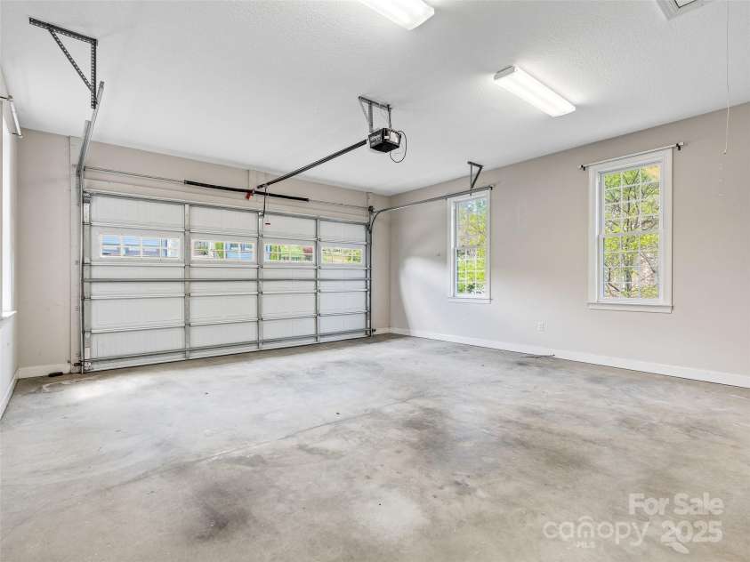 69 Ledgestone Drive, Fairview, NC 28730.  MLS# CAR4246045, YatesRealty ID 21842. 