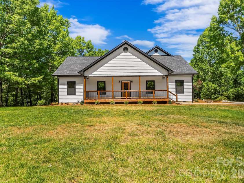 438 Plantation Drive, Marion, NC 28752.  MLS# CAR4373856, YatesRealty ID 21843. 