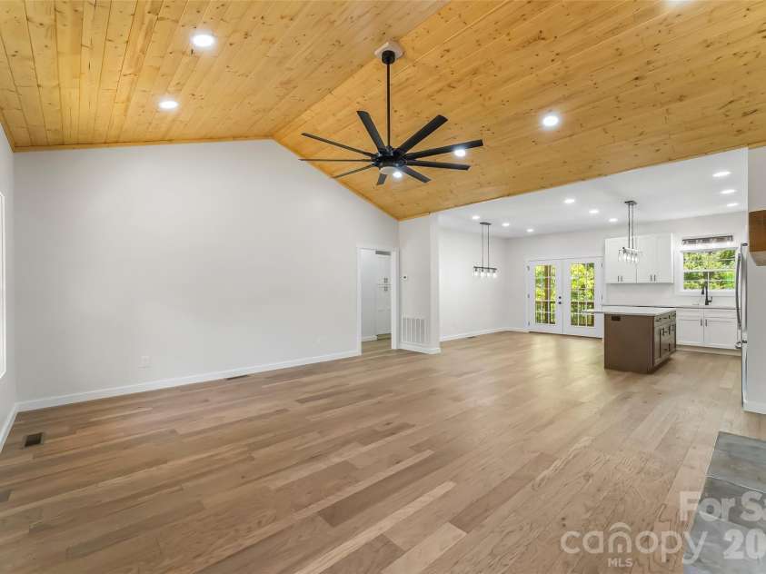 438 Plantation Drive, Marion, NC 28752.  MLS# CAR4373856, YatesRealty ID 21843. 