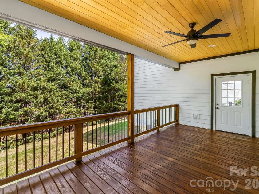438 Plantation Drive, Marion, NC 28752.  MLS# CAR4373856, YatesRealty ID 21843. 