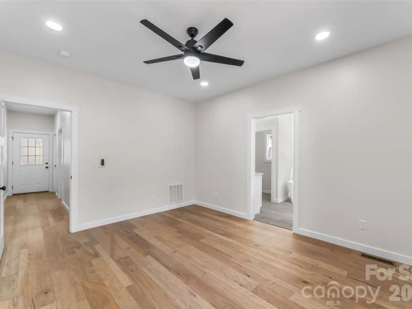 438 Plantation Drive, Marion, NC 28752.  MLS# CAR4373856, YatesRealty ID 21843. 