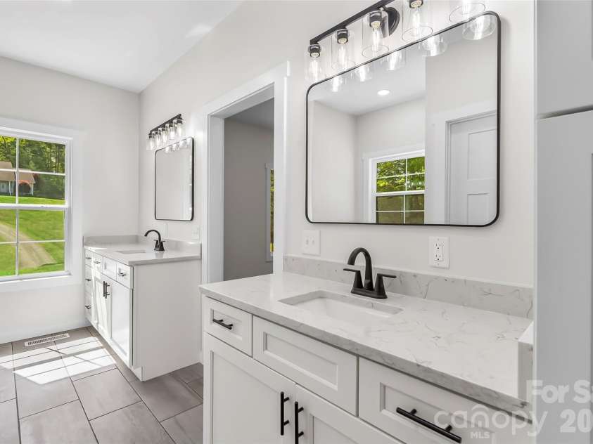 438 Plantation Drive, Marion, NC 28752.  MLS# CAR4373856, YatesRealty ID 21843. 