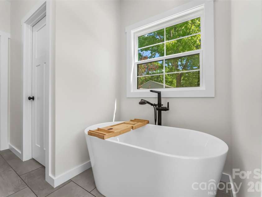 438 Plantation Drive, Marion, NC 28752.  MLS# CAR4373856, YatesRealty ID 21843. 