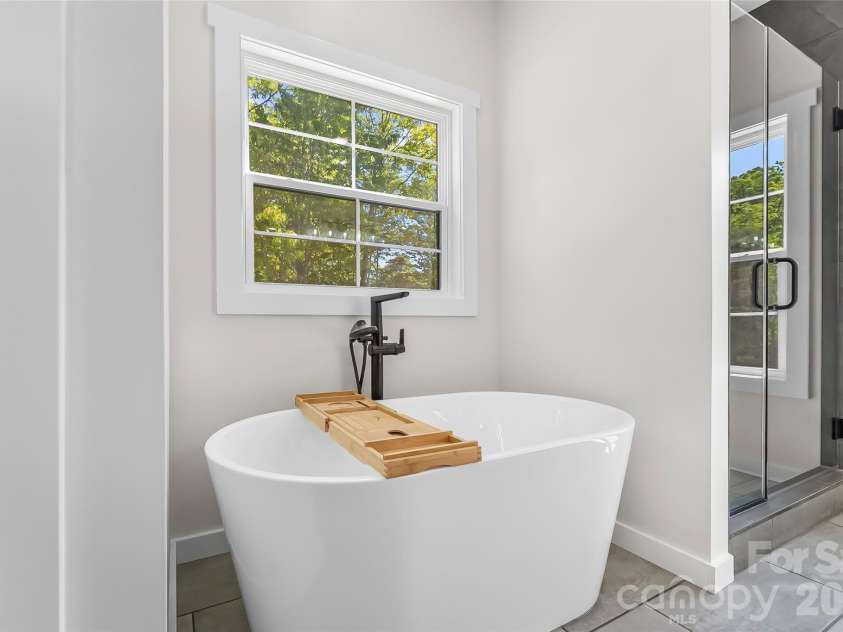 438 Plantation Drive, Marion, NC 28752.  MLS# CAR4373856, YatesRealty ID 21843. 