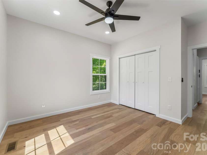 438 Plantation Drive, Marion, NC 28752.  MLS# CAR4373856, YatesRealty ID 21843. 